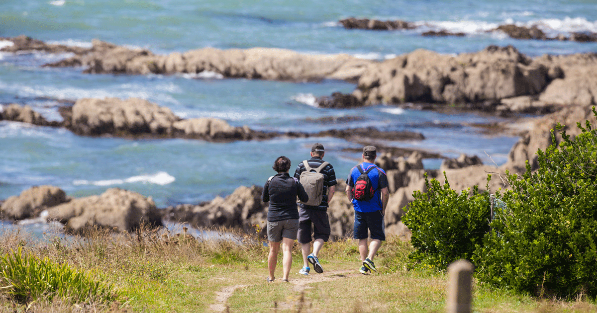 Trois randonneurs sur le GR34